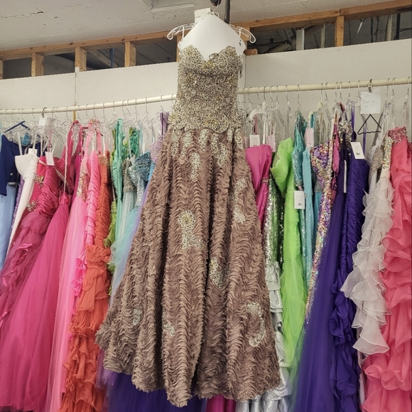 MacDuggal Prom Dress - Picture 1 of 3